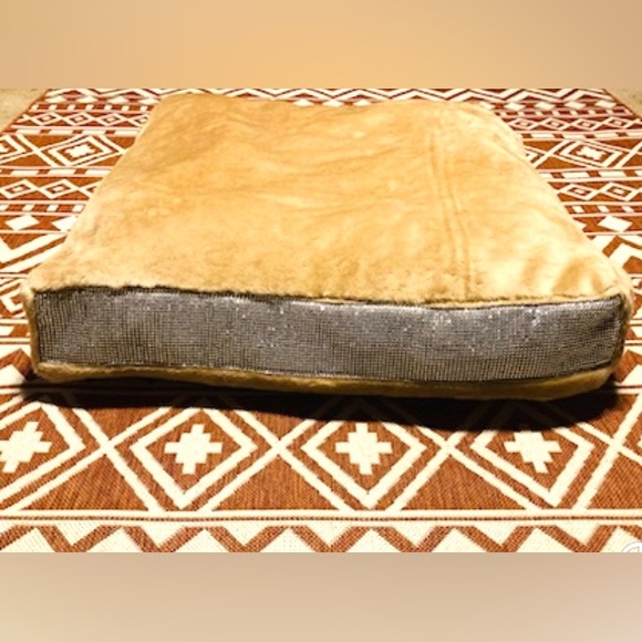 2 Mina Mina Dog Beds in either Medium or X-Large By~The Sun*Kissed Designs - Picture 11 of 15